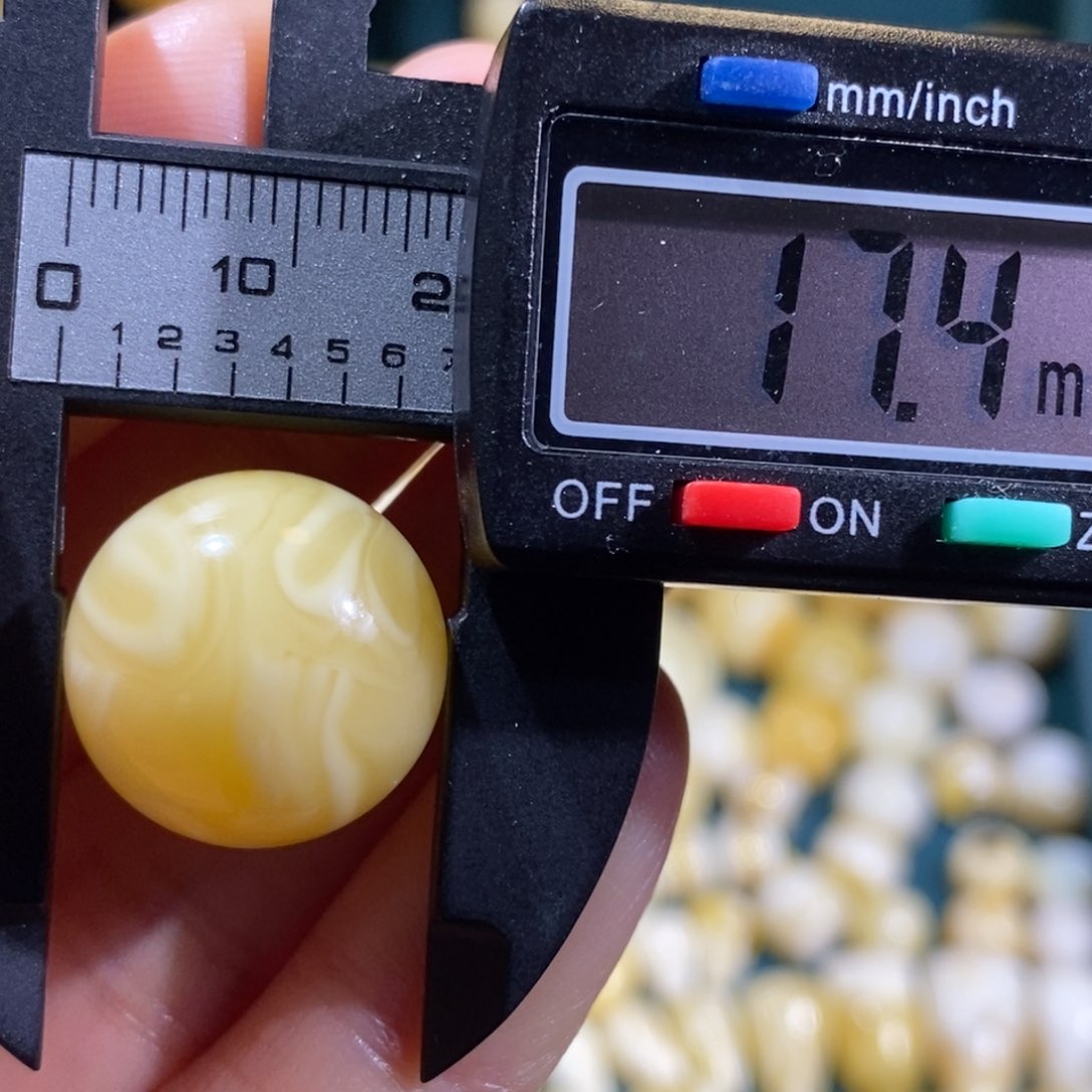 蜜蜡裸石未镶嵌配饰