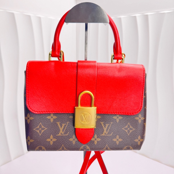 95新 LouisVuitton/路易威登 红色锁头包包/jm