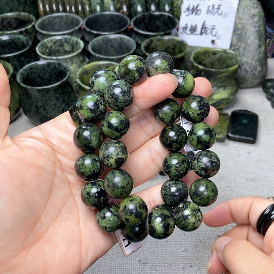 未镶嵌蛇纹石玉手链