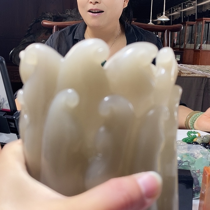 慧***静密玉（石英质玉）未镶嵌颈饰