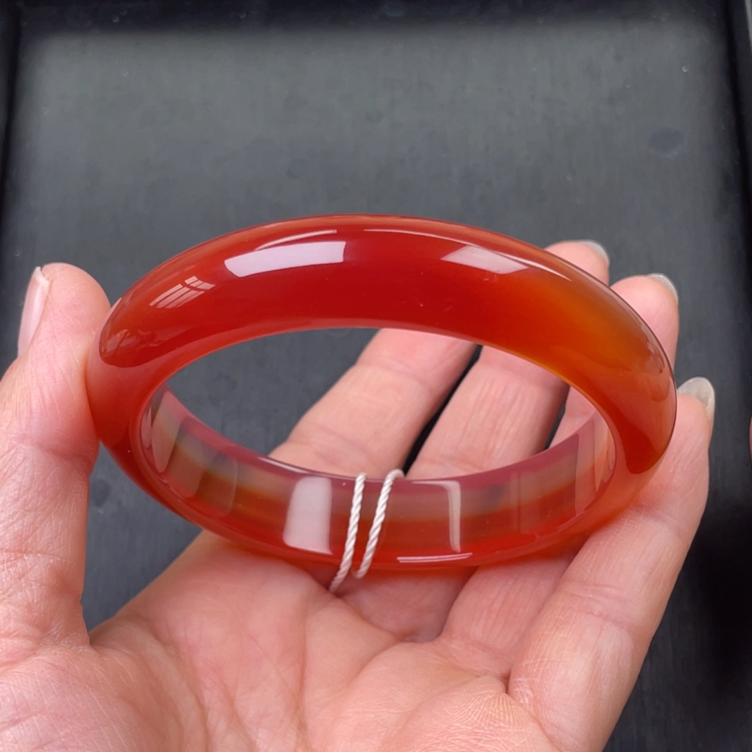 玛瑙/玉髓手镯未镶嵌60圈口