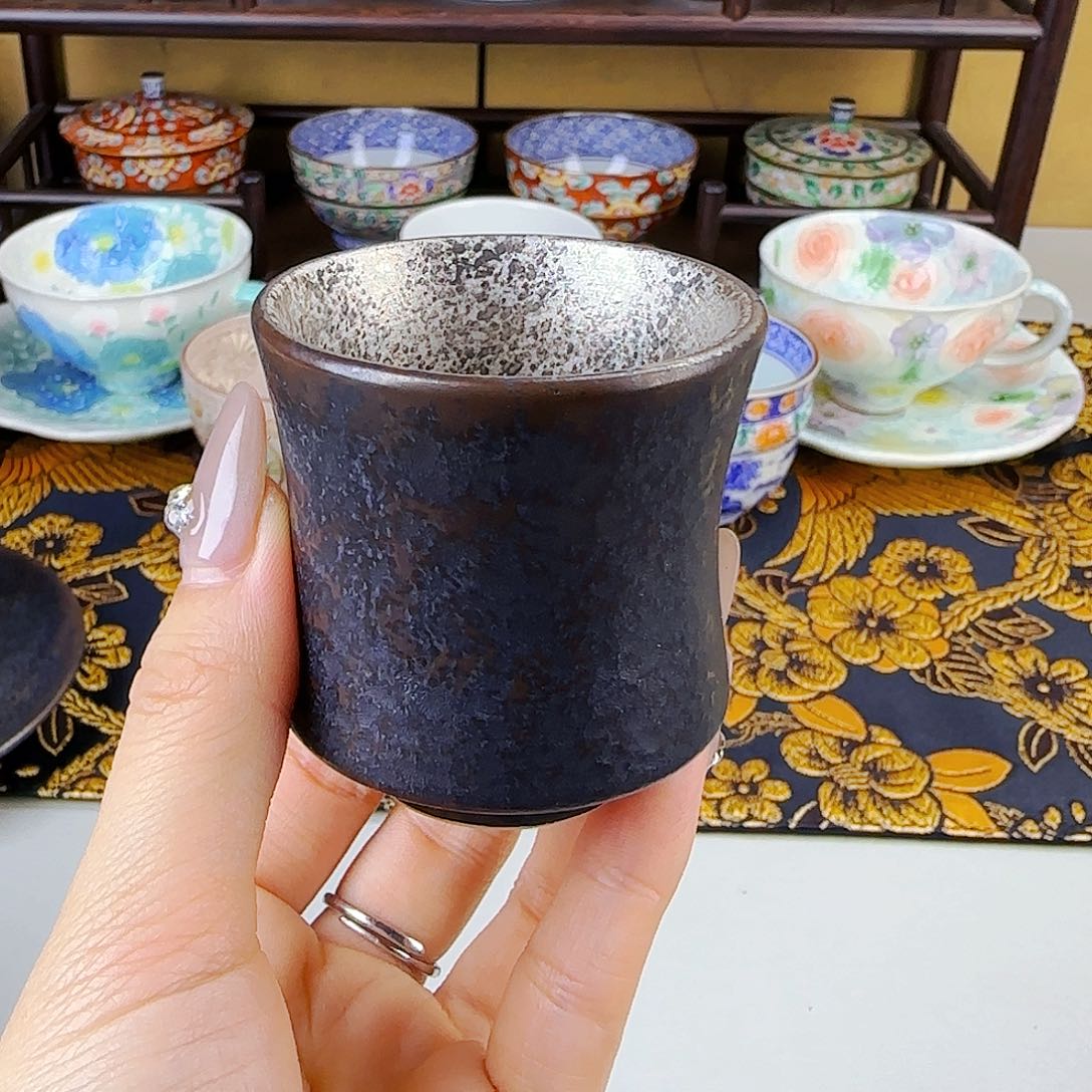 他家茶具瓷器真美！