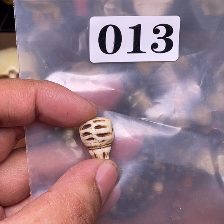 驼骨摆件人攻击样子