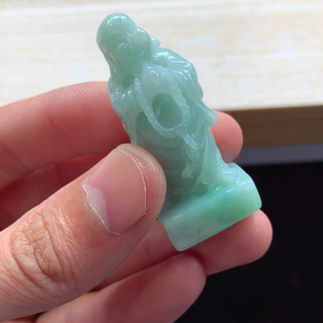 翡翠颈饰未镶嵌吊坠