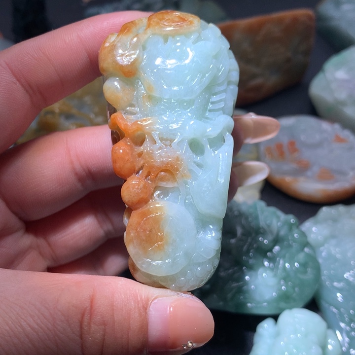 欢***年翡翠未镶嵌颈饰保真天然A货翡翠