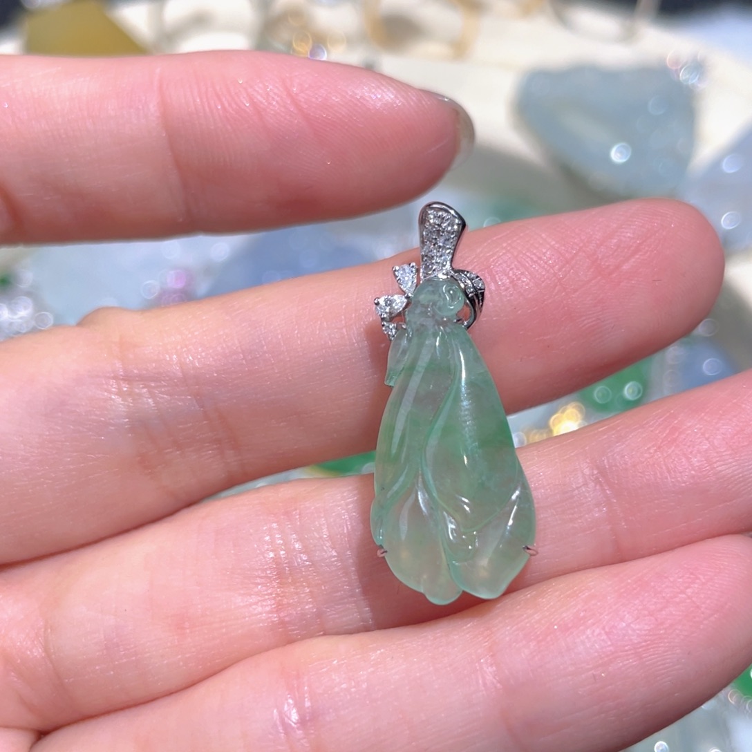 翡翠颈饰18K金镶嵌翡翠