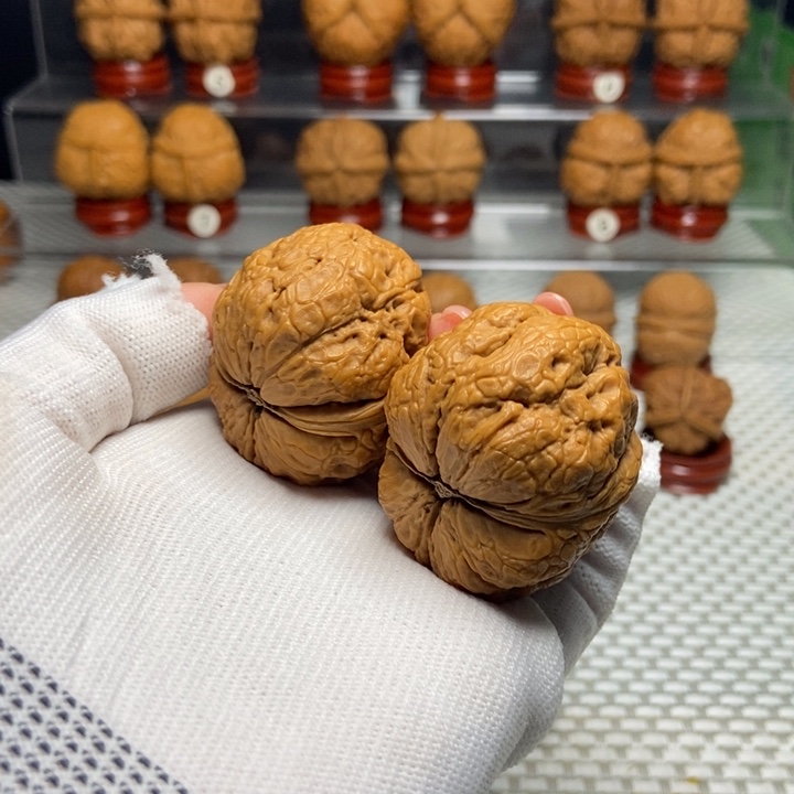 文玩核桃把件10麒麟背