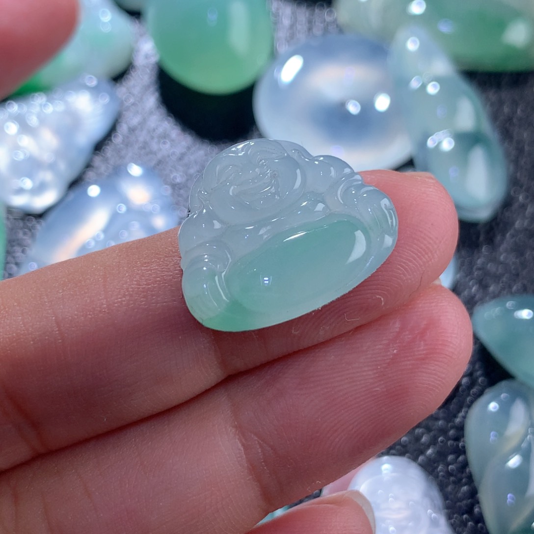 翡翠颈饰未镶嵌缅甸