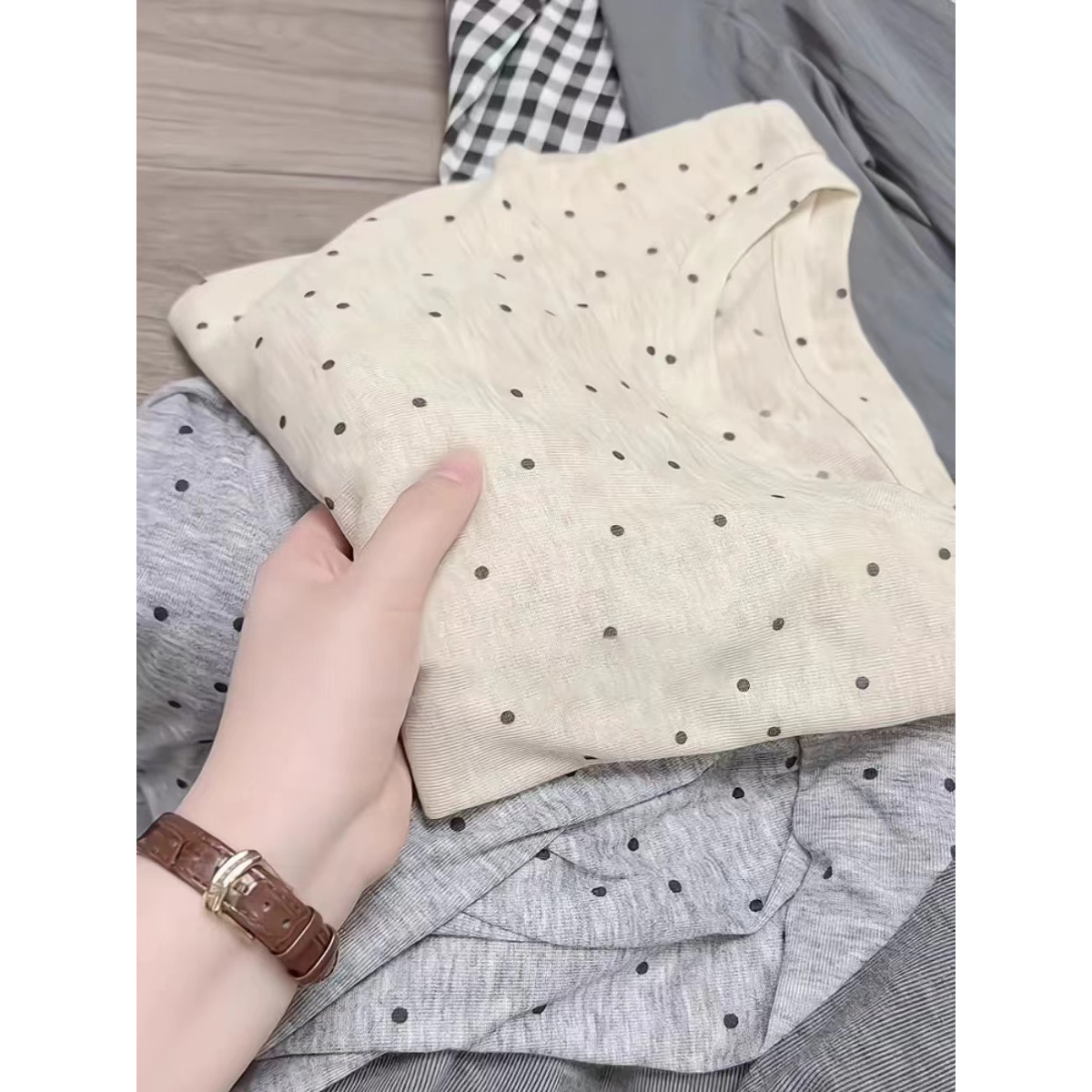 【静静家】波点圆领短袖上衣女士新款百搭显瘦 新选f1245 J09286