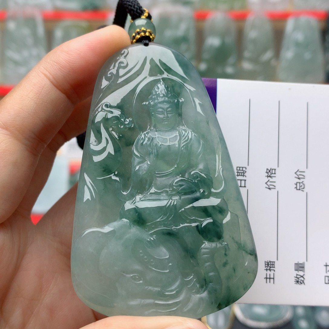 翡翠颈饰未镶嵌普贤