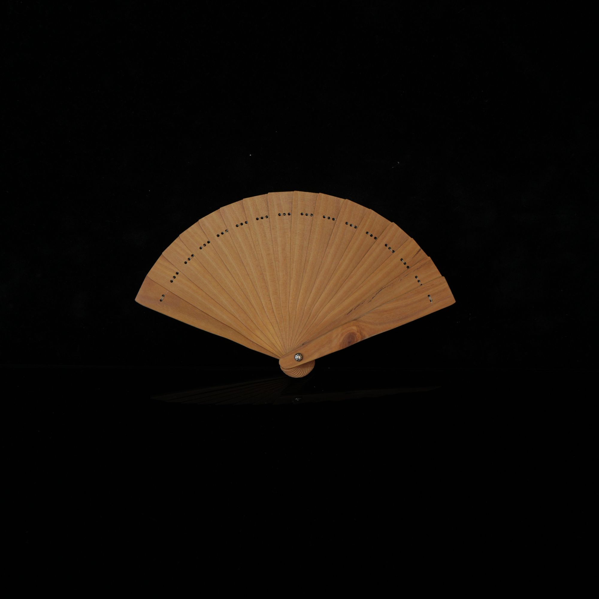 6491 印度迈索尔老山檀香扇子（小号） /15.33g