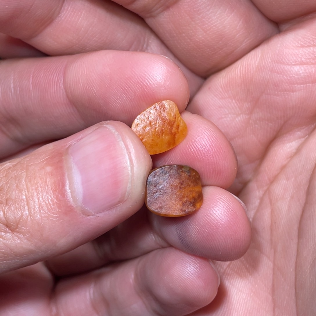 和田玉颈饰未镶嵌迷****?