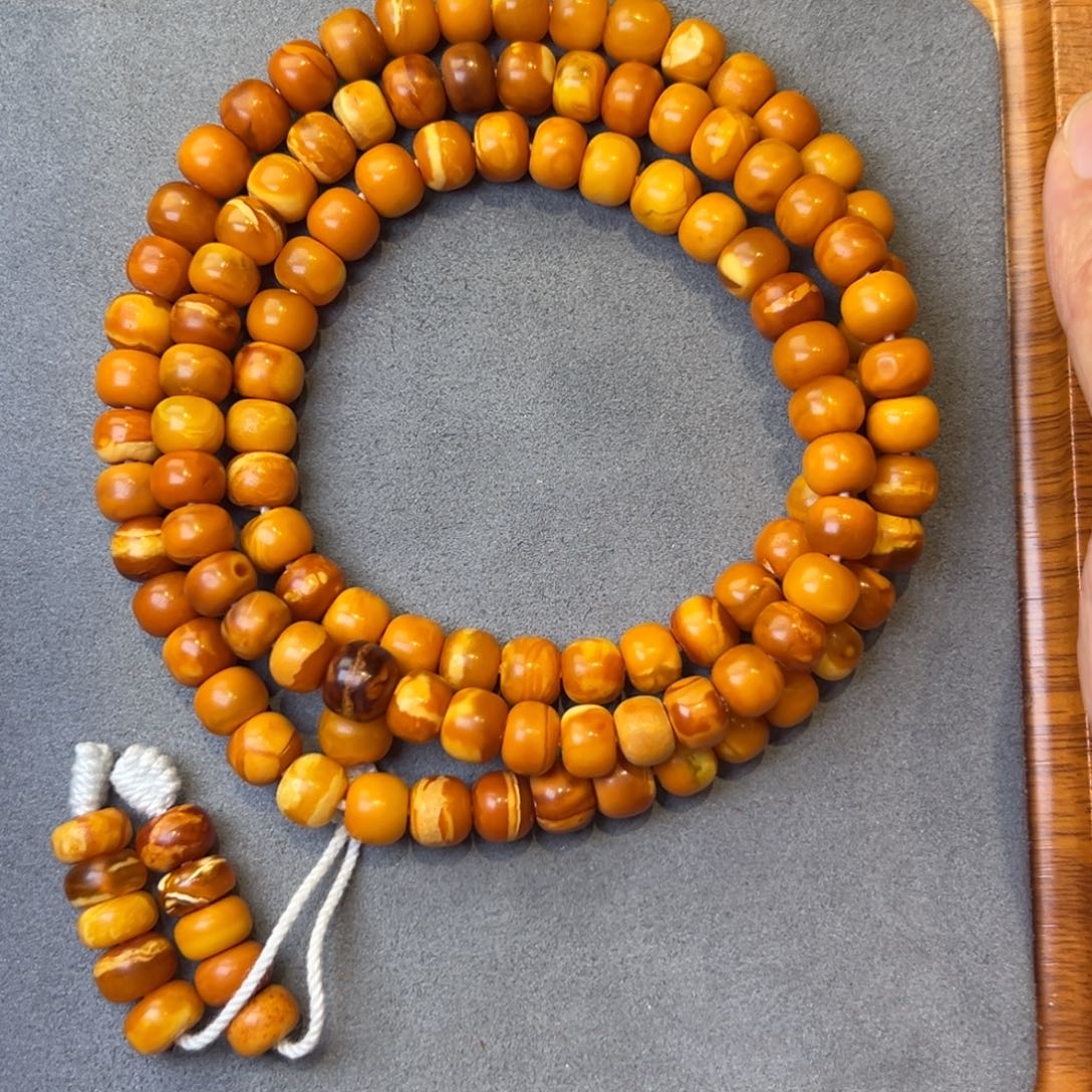 辉***辉未镶嵌吊坠(不含链)蜜蜡