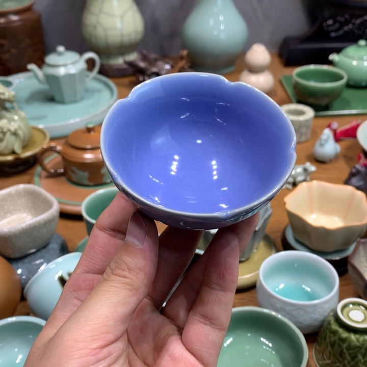 龙泉青瓷手工葵口斗笠