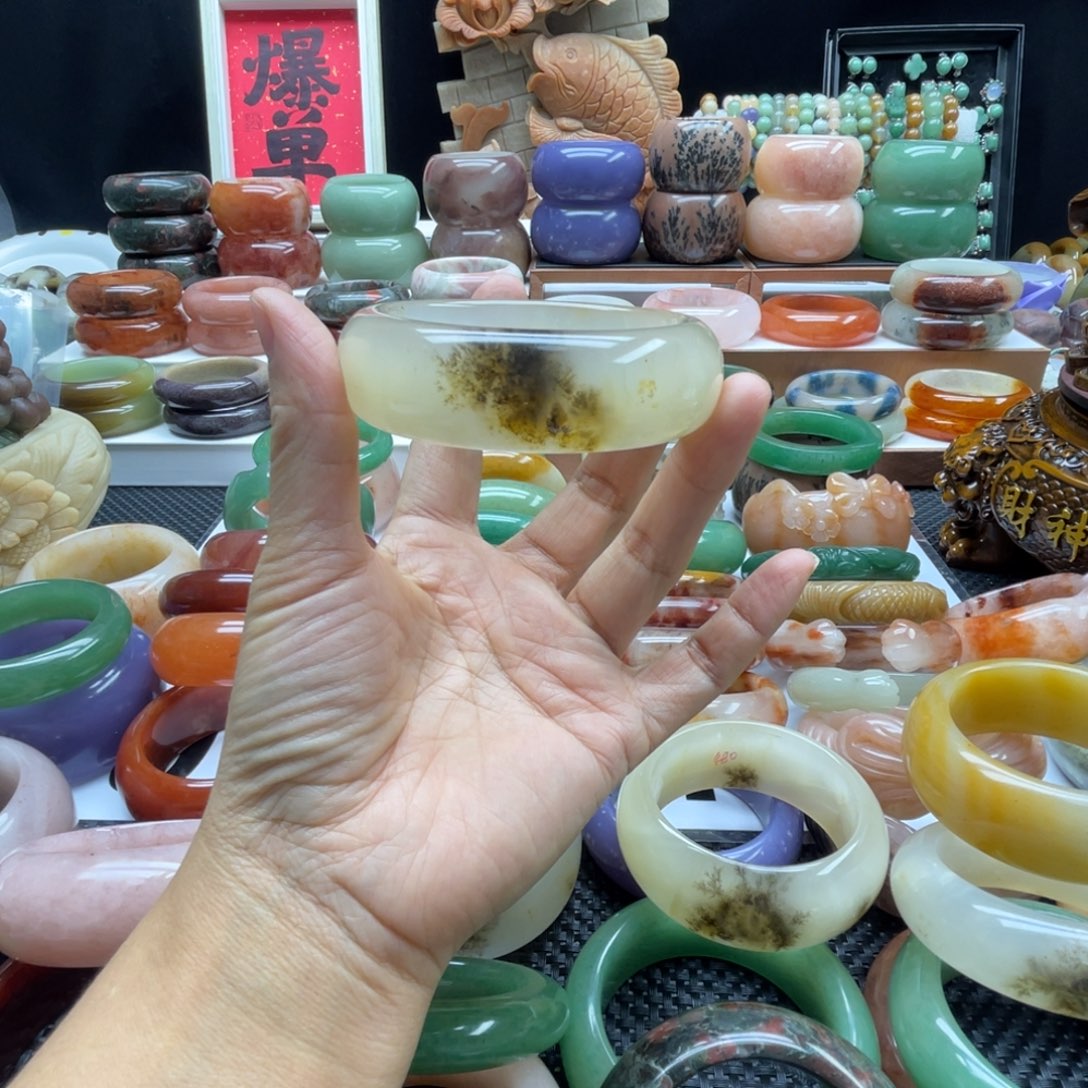 风***石英岩玉未镶嵌手镯