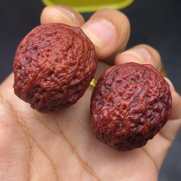 文玩核桃吊坠37尺密纹元宝