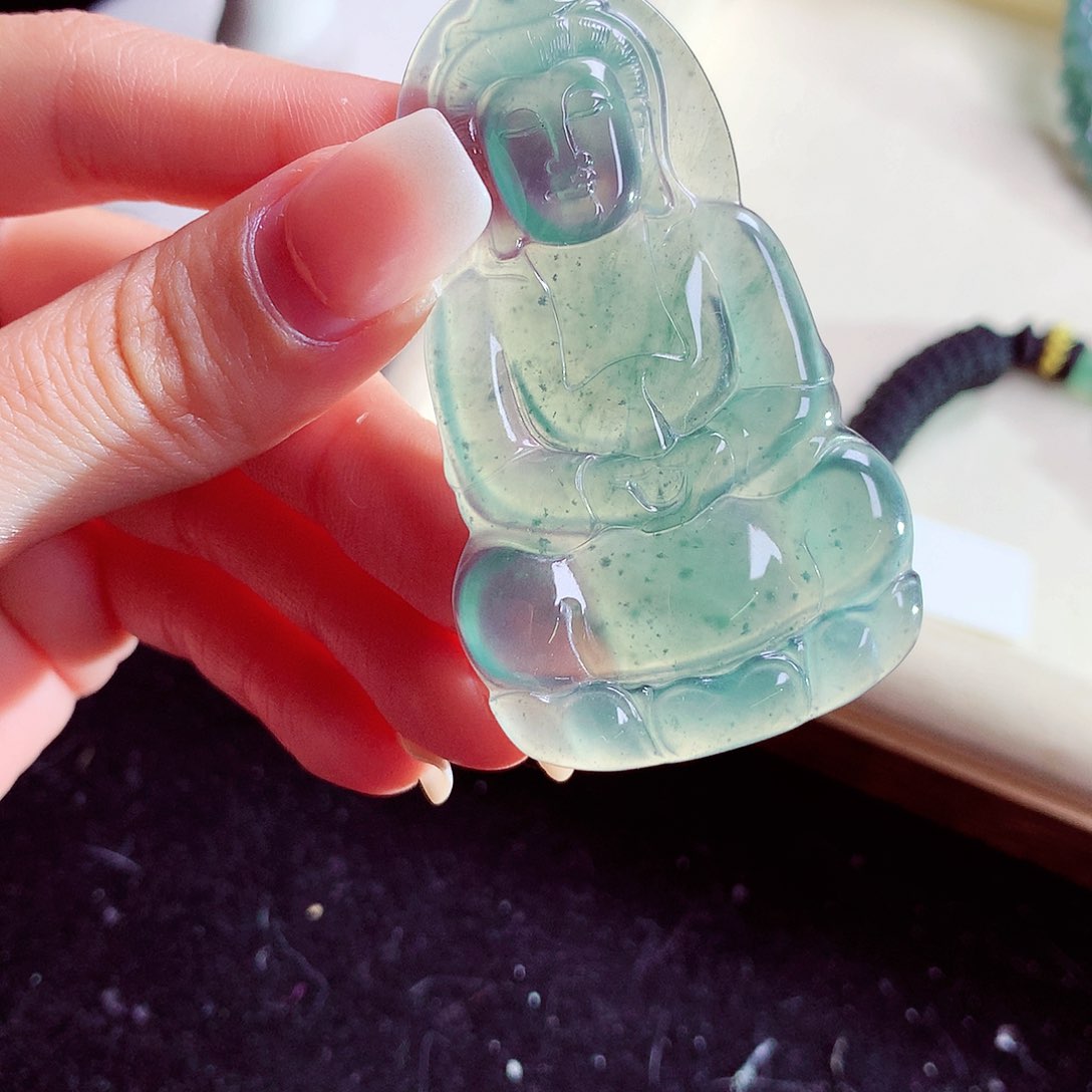 颈饰未镶嵌翡翠天然