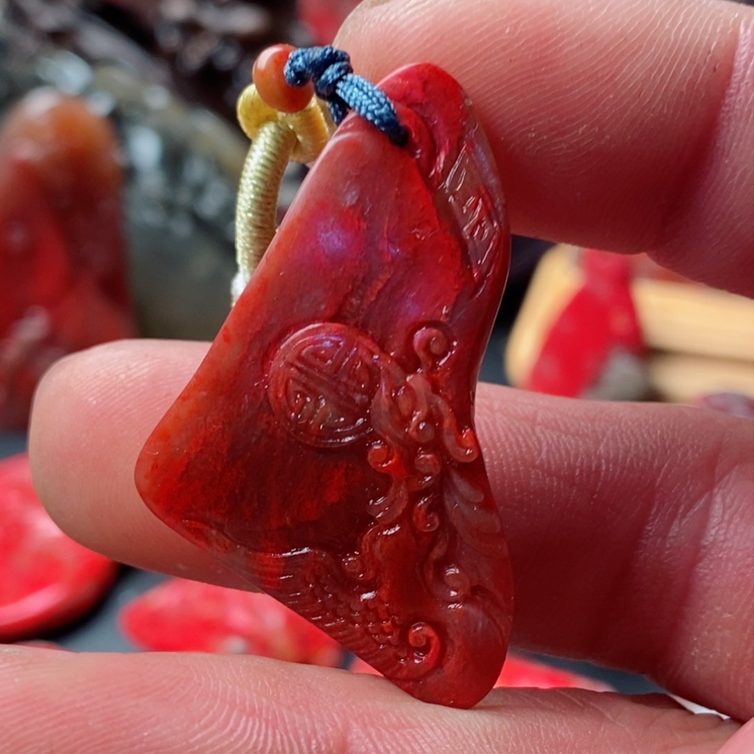 昌化鸡血石昌化鸡血石挂件