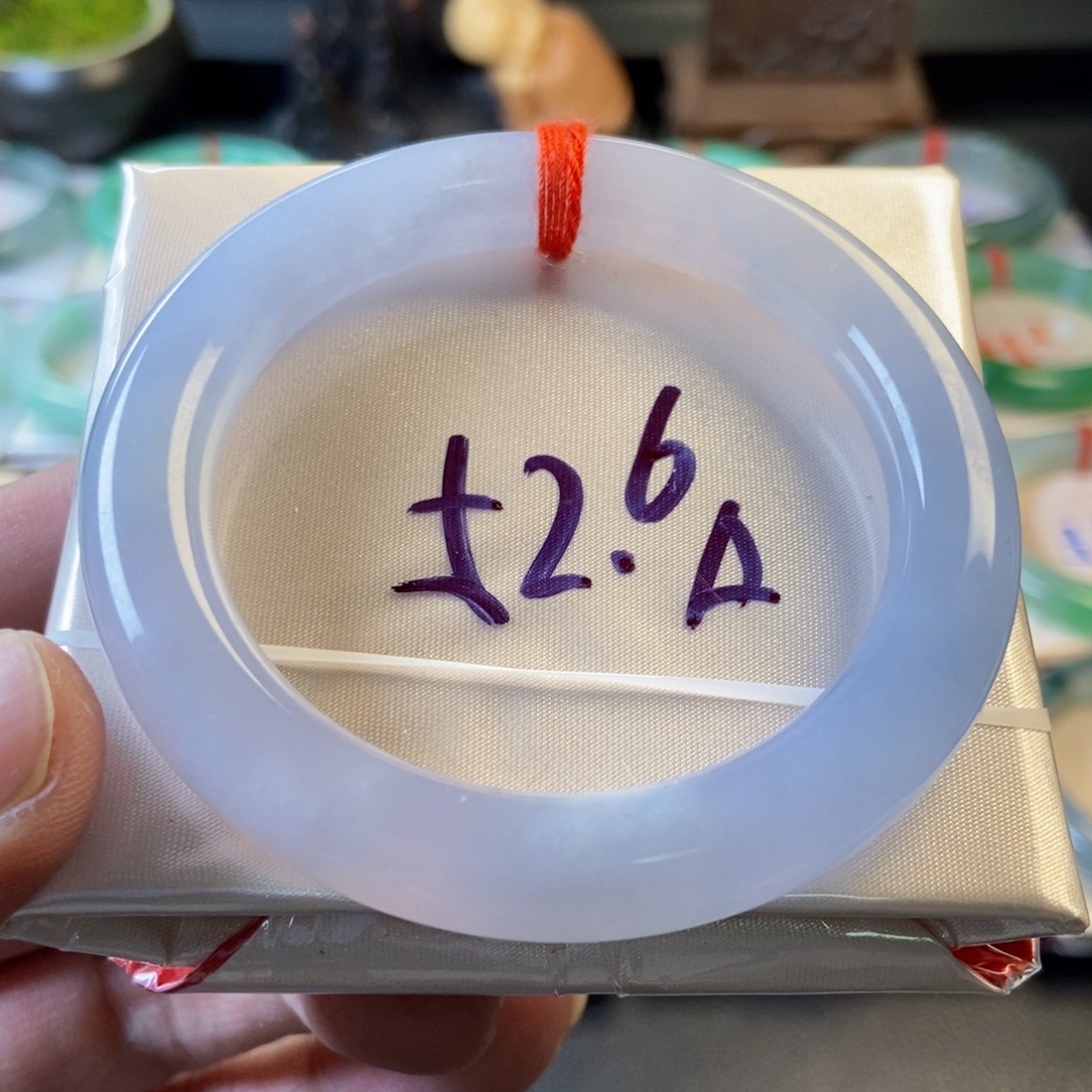 翡翠未镶嵌手镯19、冰胶圆条