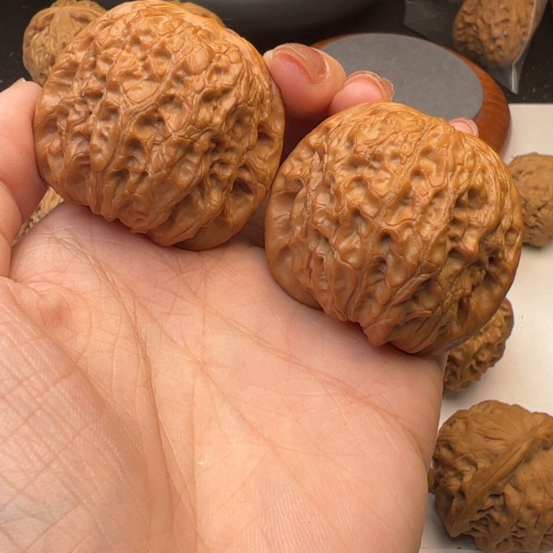 文玩核桃吊坠血麒麟43