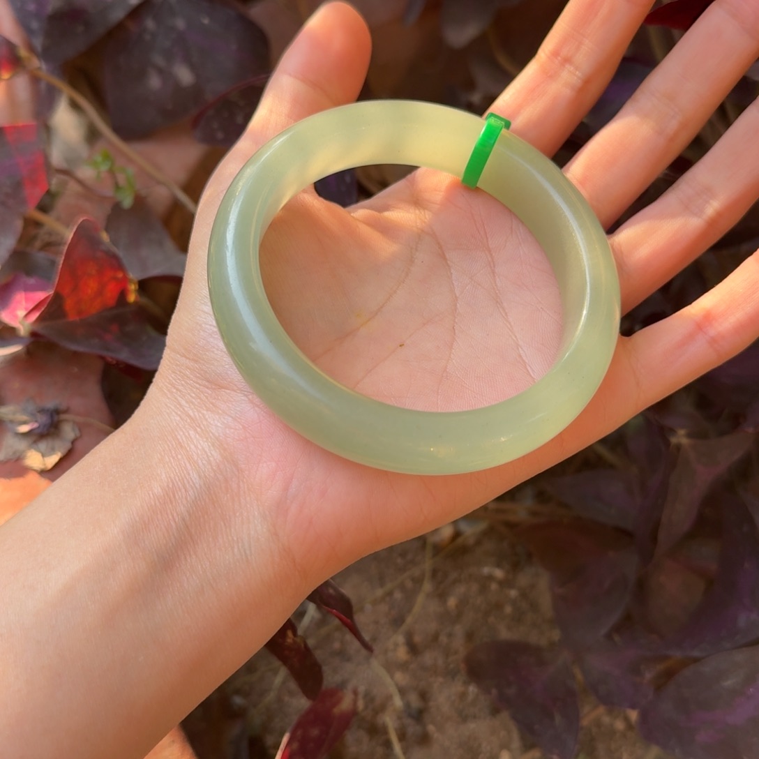 东陵石未镶嵌手镯