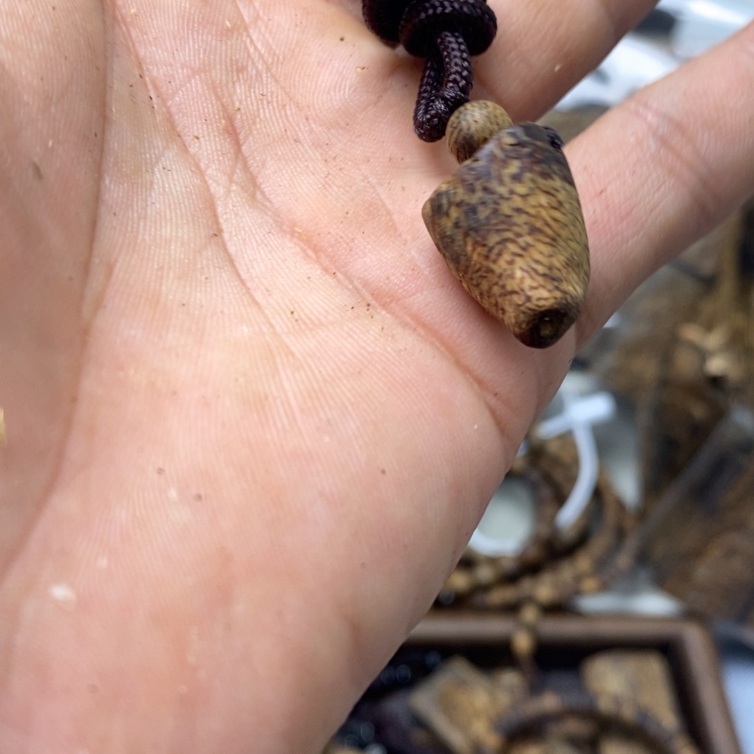 沉香沉香碎屑树钉