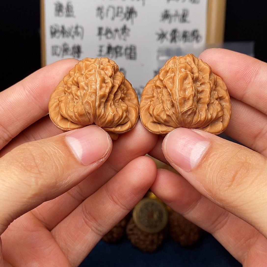 文玩核桃手串白蛇谷