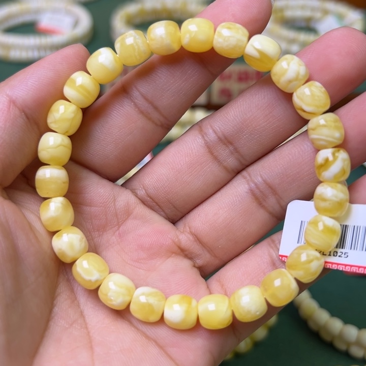 蜜蜡未镶嵌珠宝奇石