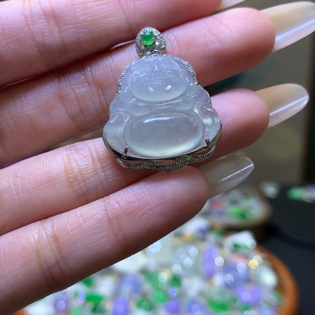 颈饰18K金镶嵌翡翠