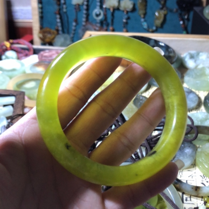 岫玉未镶嵌岫玉手镯