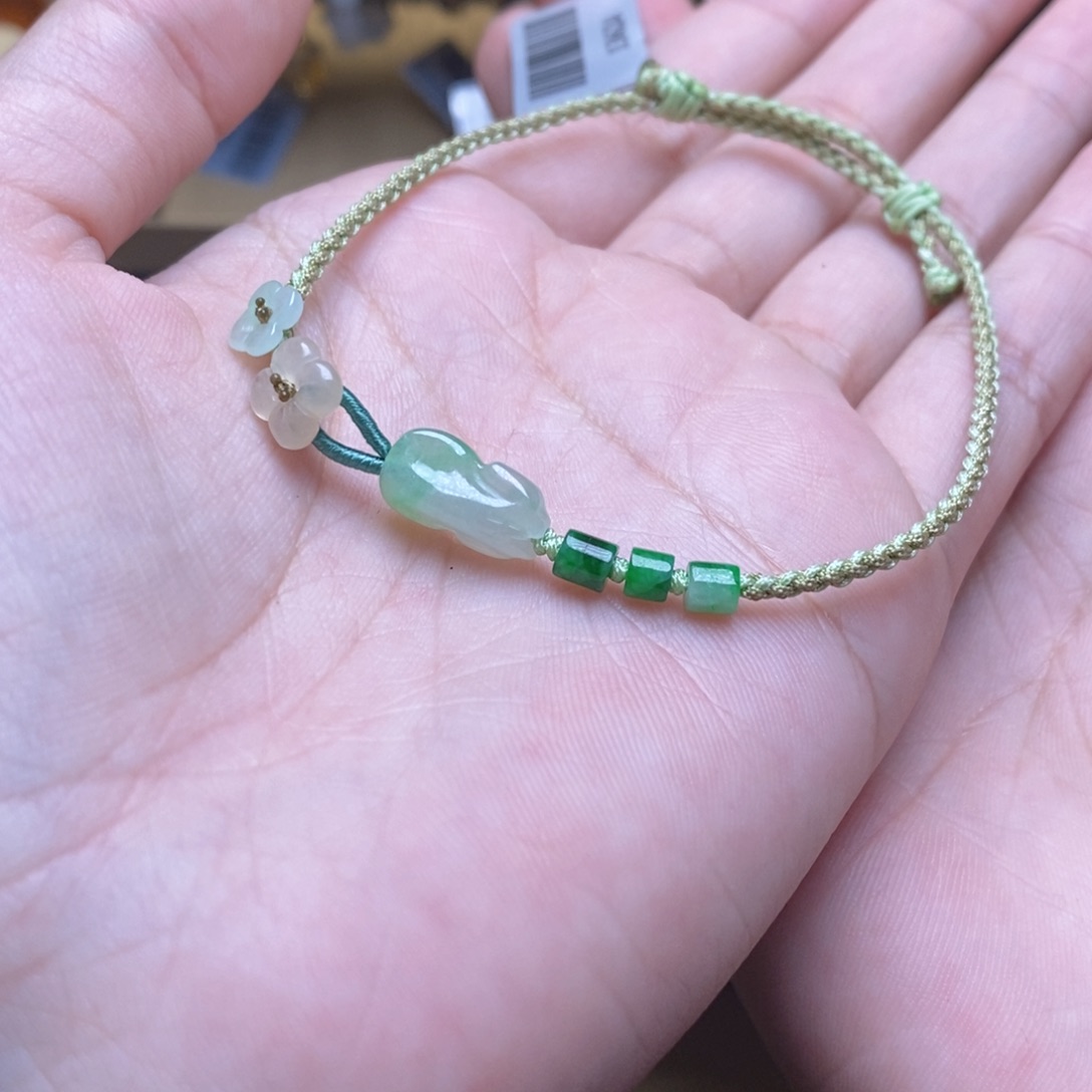 希***露翡翠未镶嵌颈饰13624