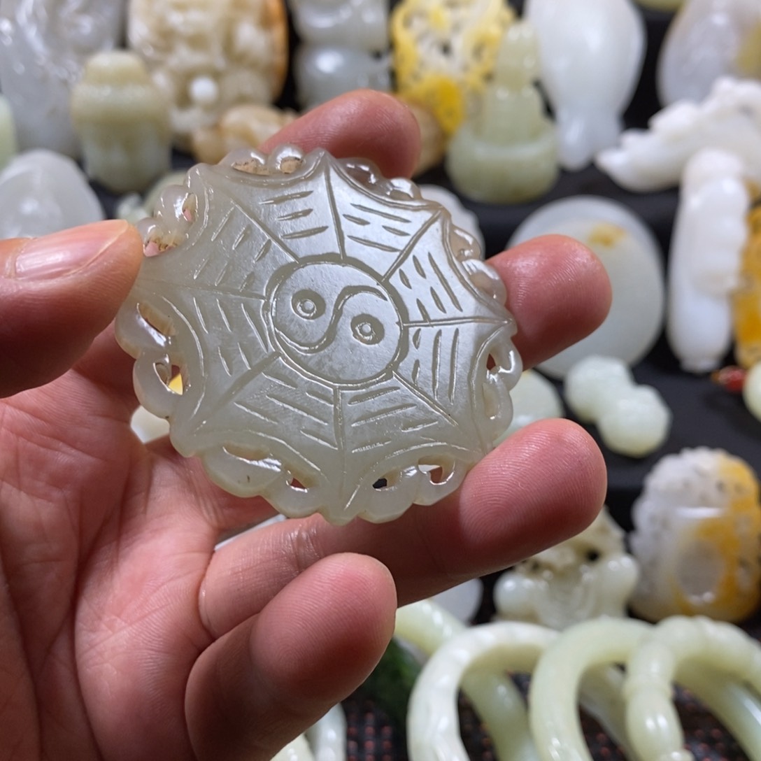 和田玉颈饰未镶嵌