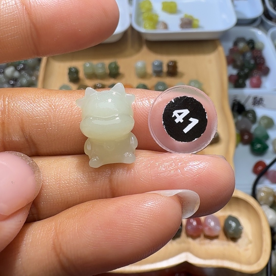 和田玉未镶嵌珠宝奇石