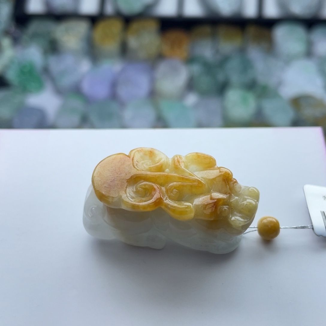 翡翠颈饰未镶嵌貔貅