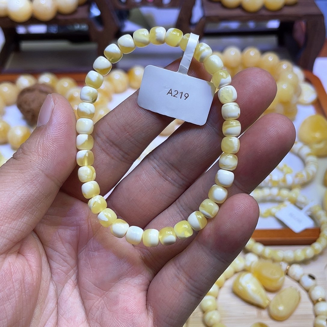 未镶嵌蜜蜡手串6mm金瓷白