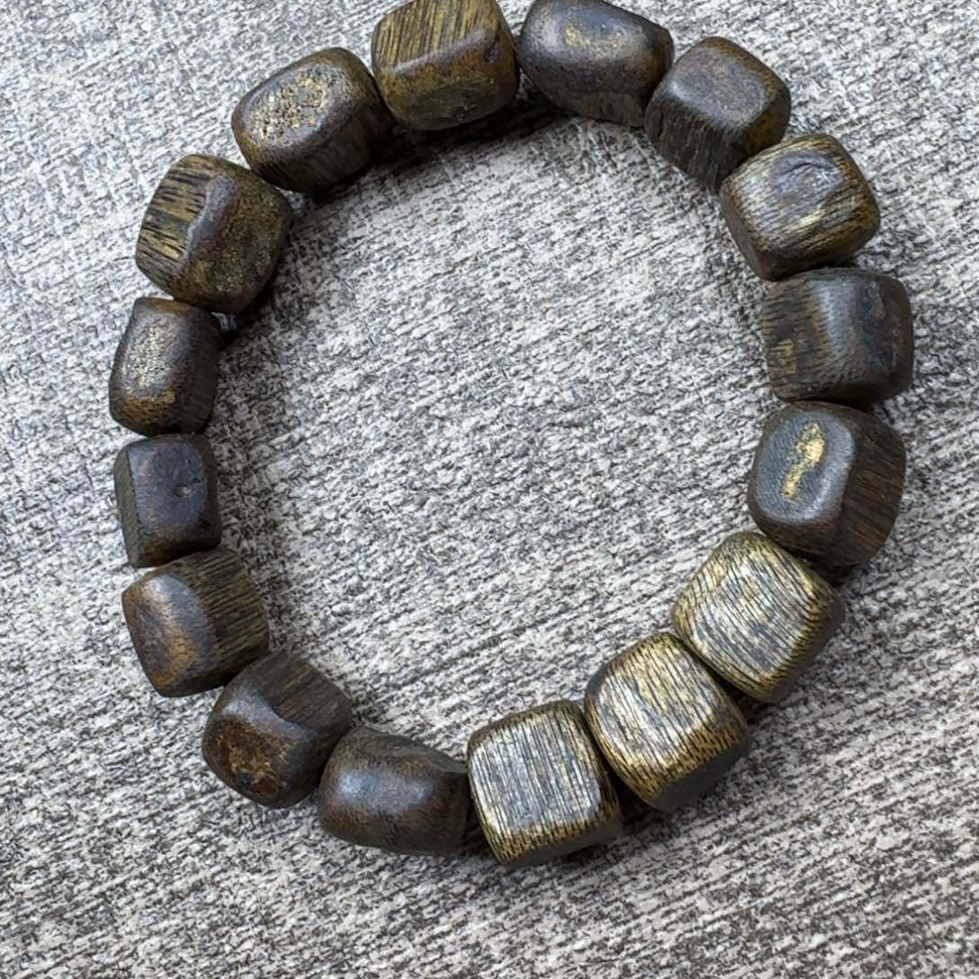 沉香碎屑沉香绿棋板头方珠1.2/12.5