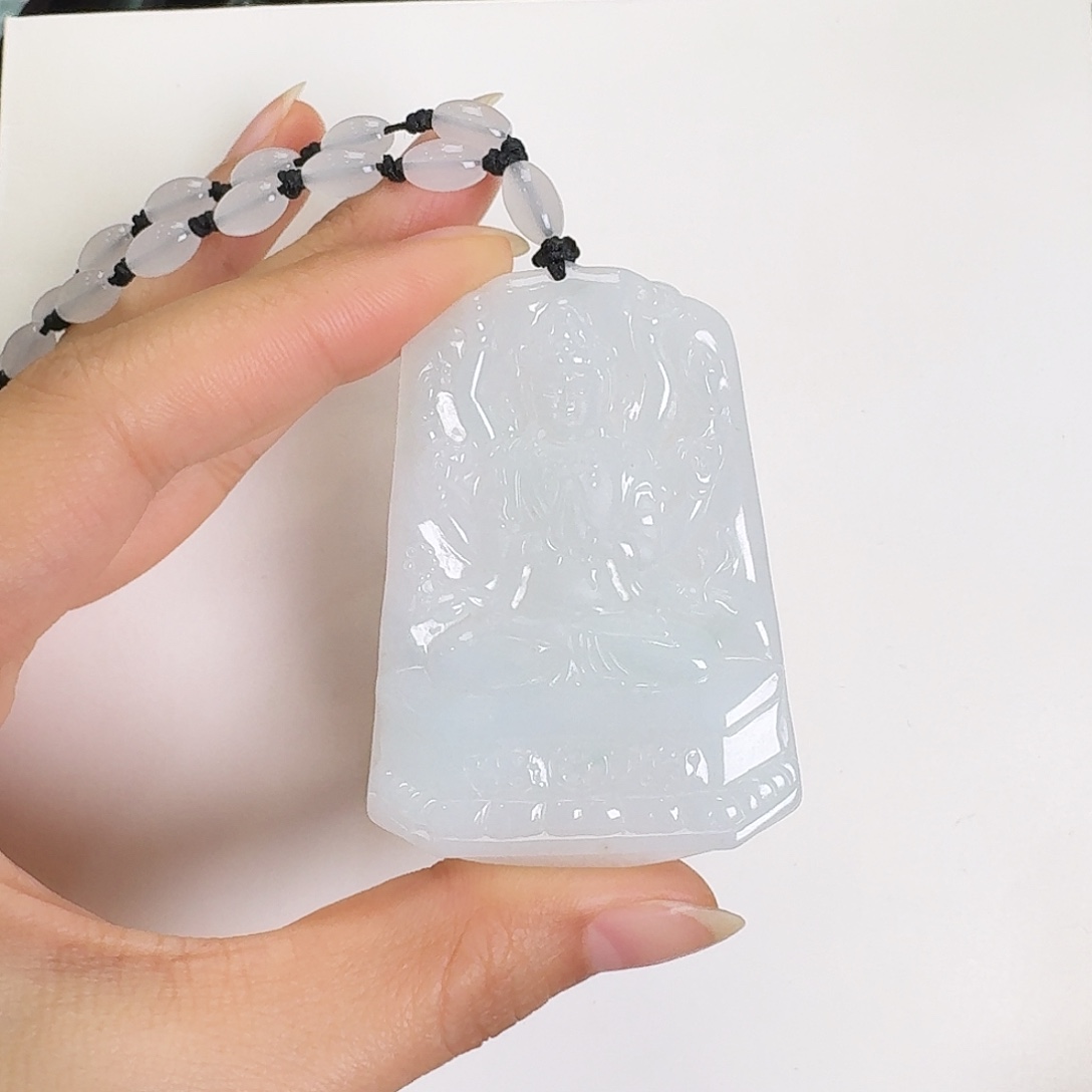翡翠颈饰未镶嵌千手观音