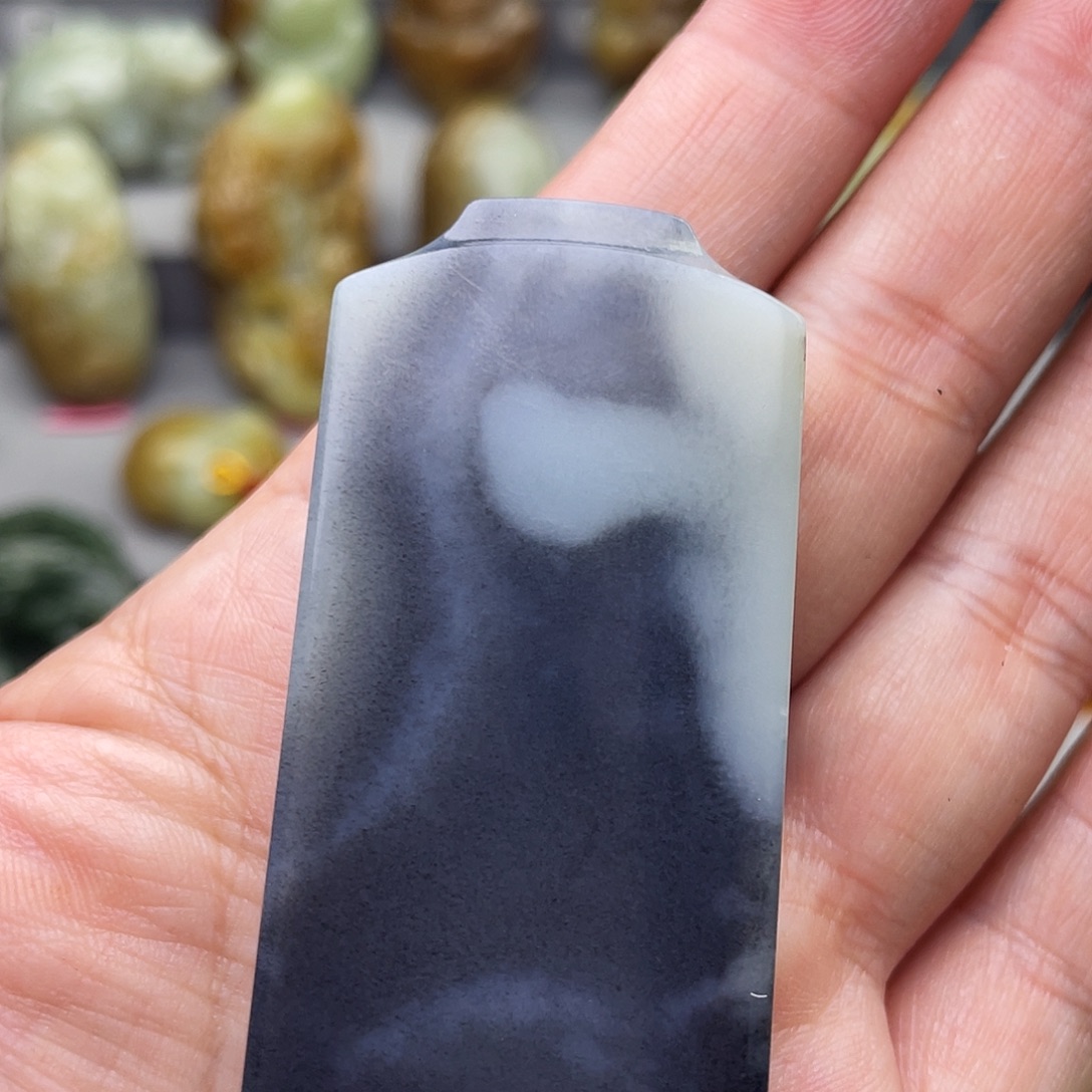 老***鬼和田玉未镶嵌颈饰