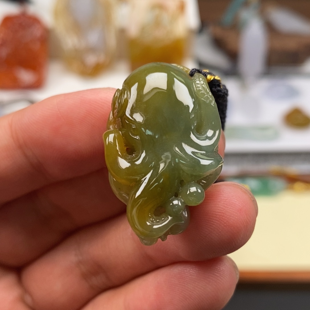 翡翠颈饰未镶嵌缅甸天然翡翠特色八方抓财