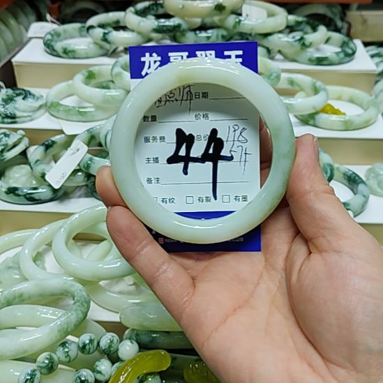 面***师透闪石-蛇纹石玉未镶嵌手镯