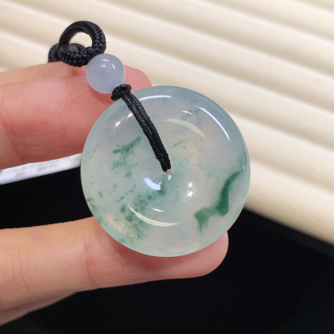 翡翠颈饰未镶嵌扣子
