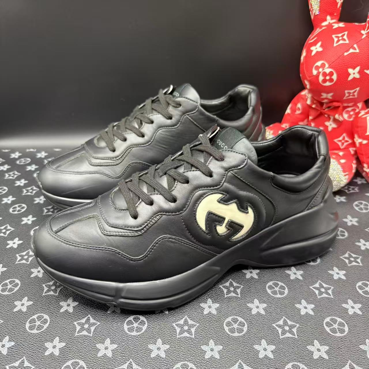 95新 GUCCI/古驰 黑色皮面双G互扣厚底老爹鞋42欧码 lz405