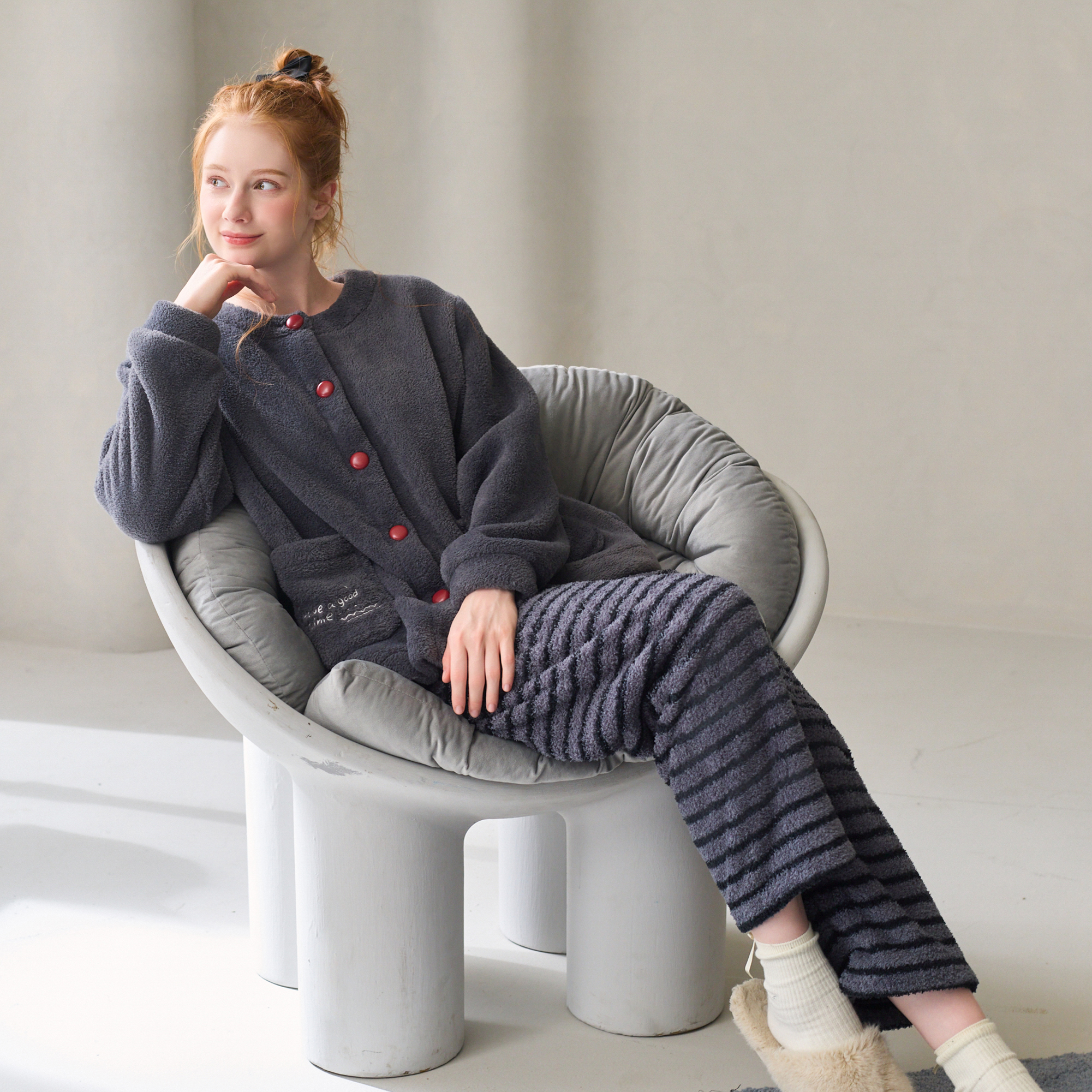 芬腾珊瑚绒睡衣女士新款秋冬季加绒加厚长袖长裤保暖家居服套装