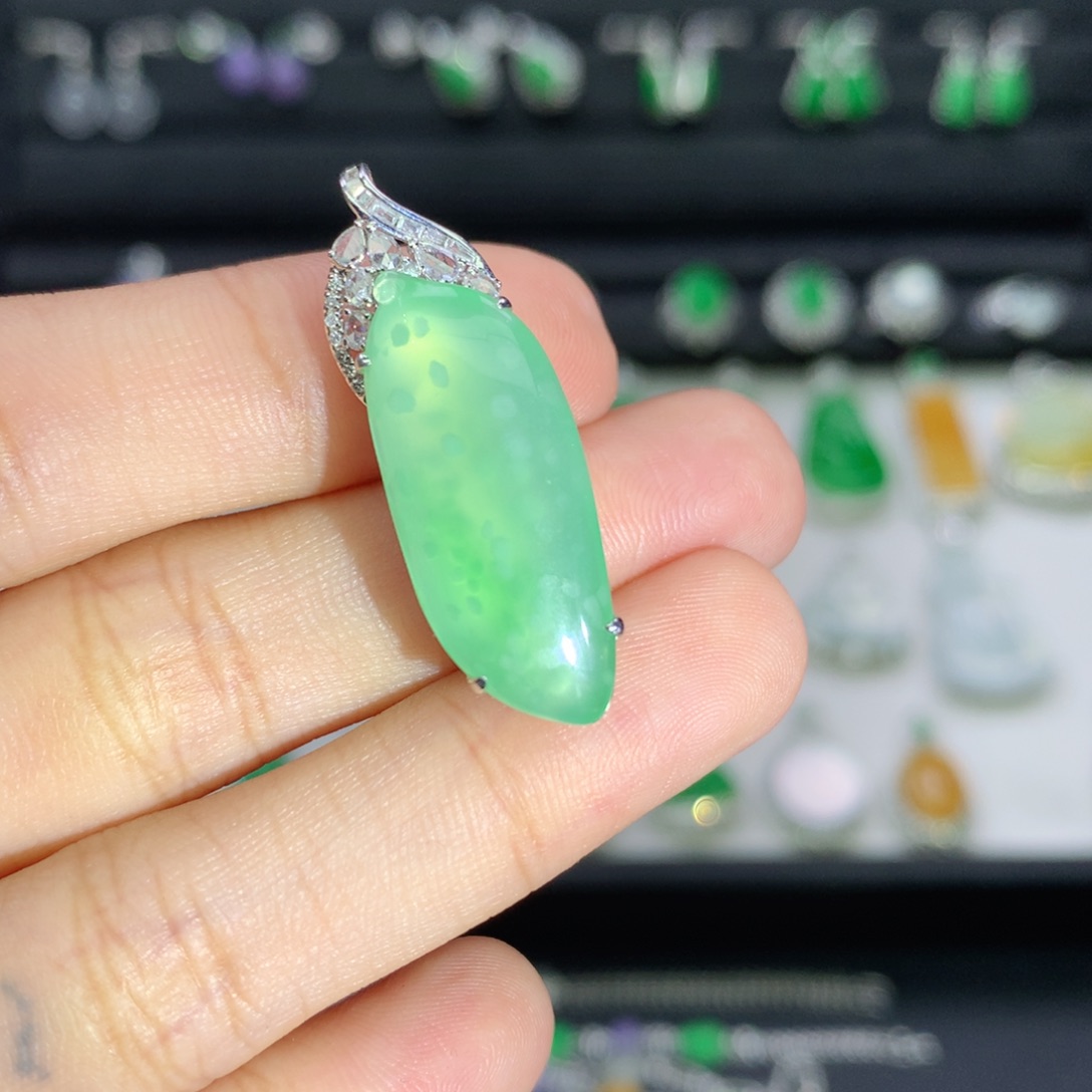 翡翠18K金镶嵌吊坠(不含链)