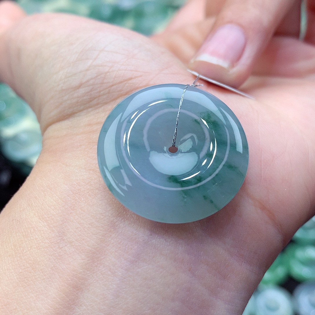 翡翠颈饰未镶嵌编号5。尺寸26-5.6