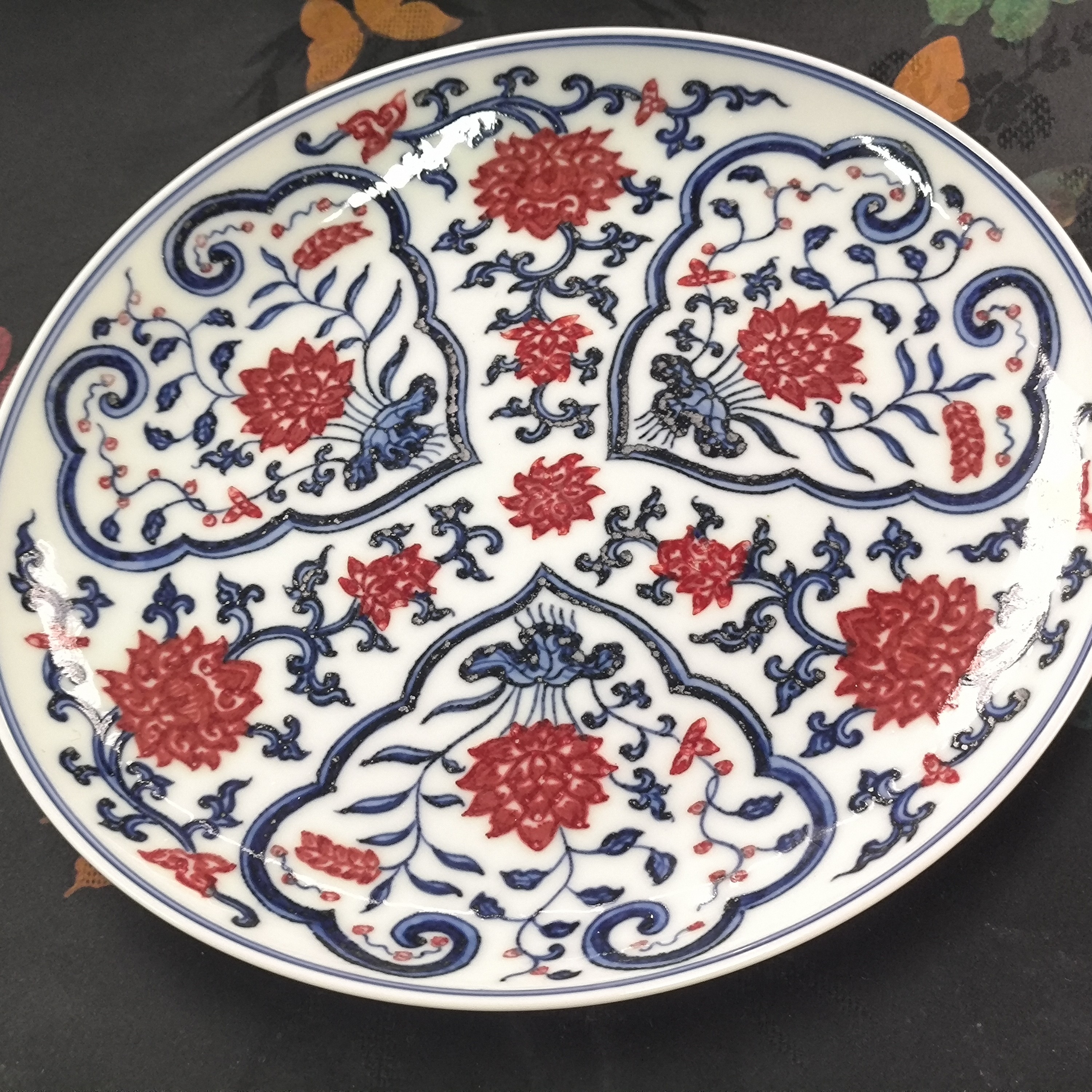 微瑕 福利 青花釉里红如意开窗缠枝莲盘子壶承