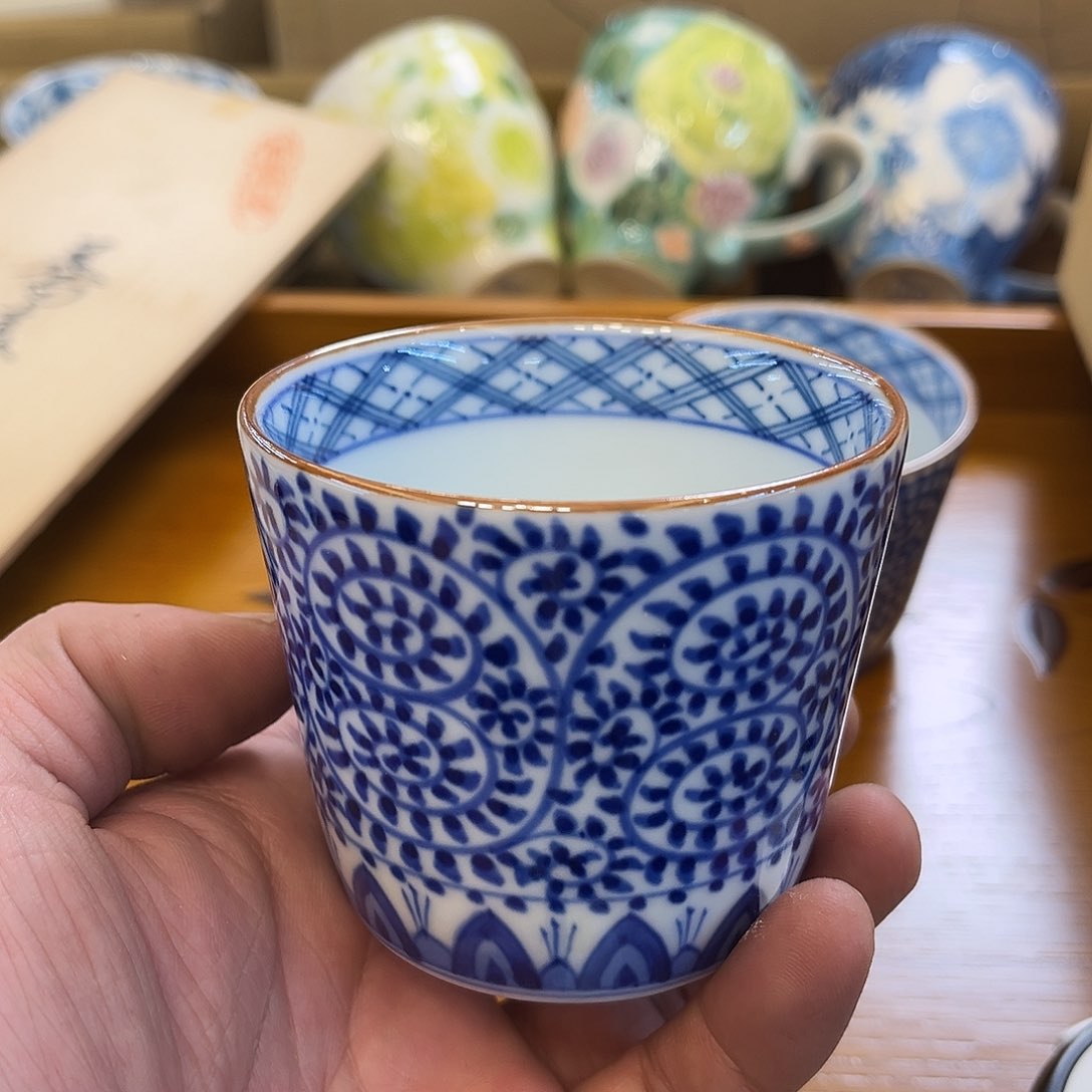 盖碗在家里面玩啊哈哈不好玩
