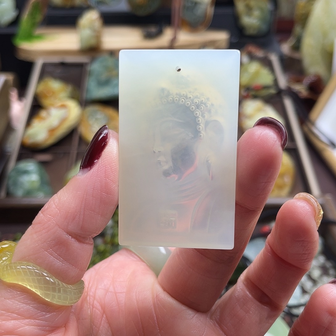 蛇纹石玉颈饰未镶嵌岫玉佛头