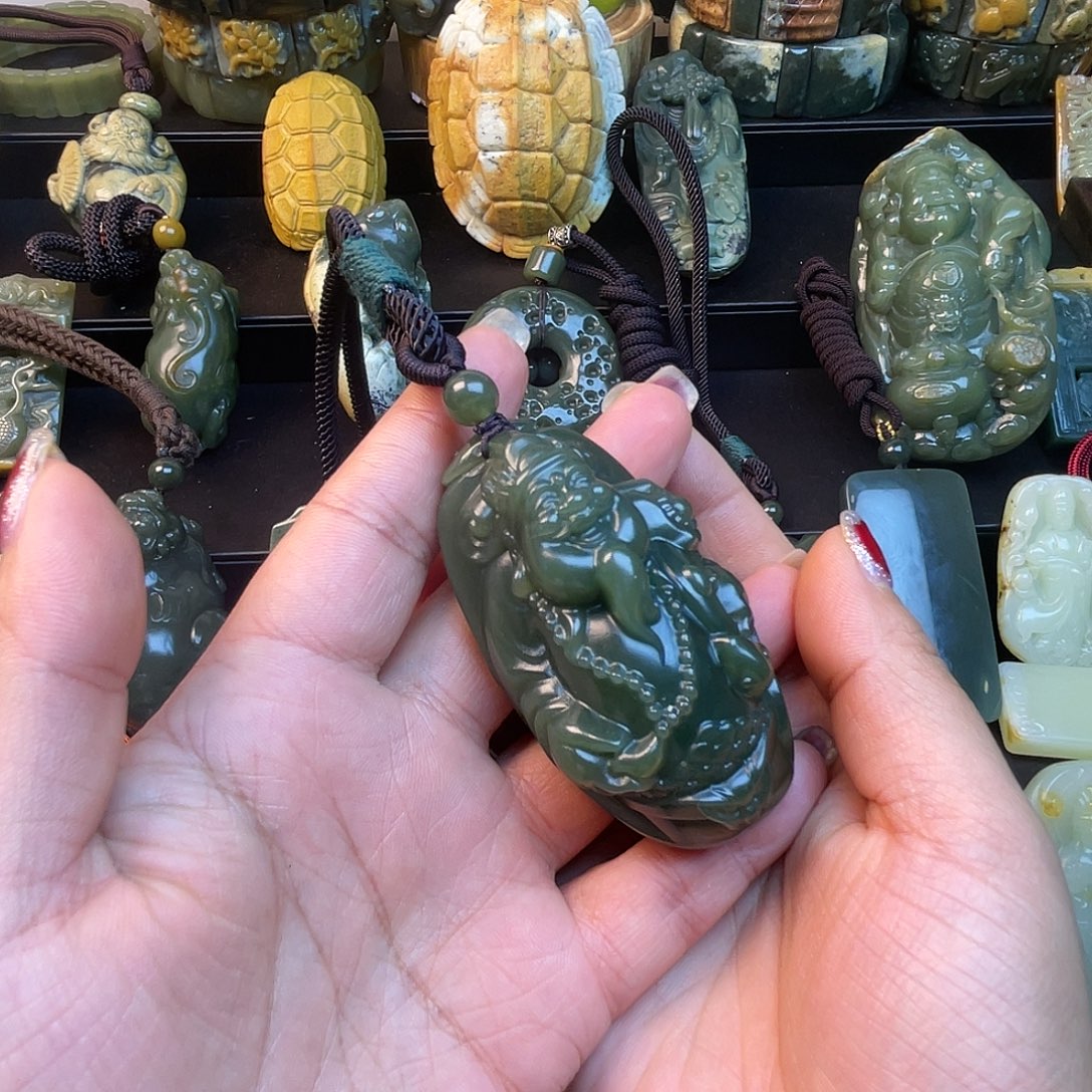 ****7透闪石质玉未镶嵌手链