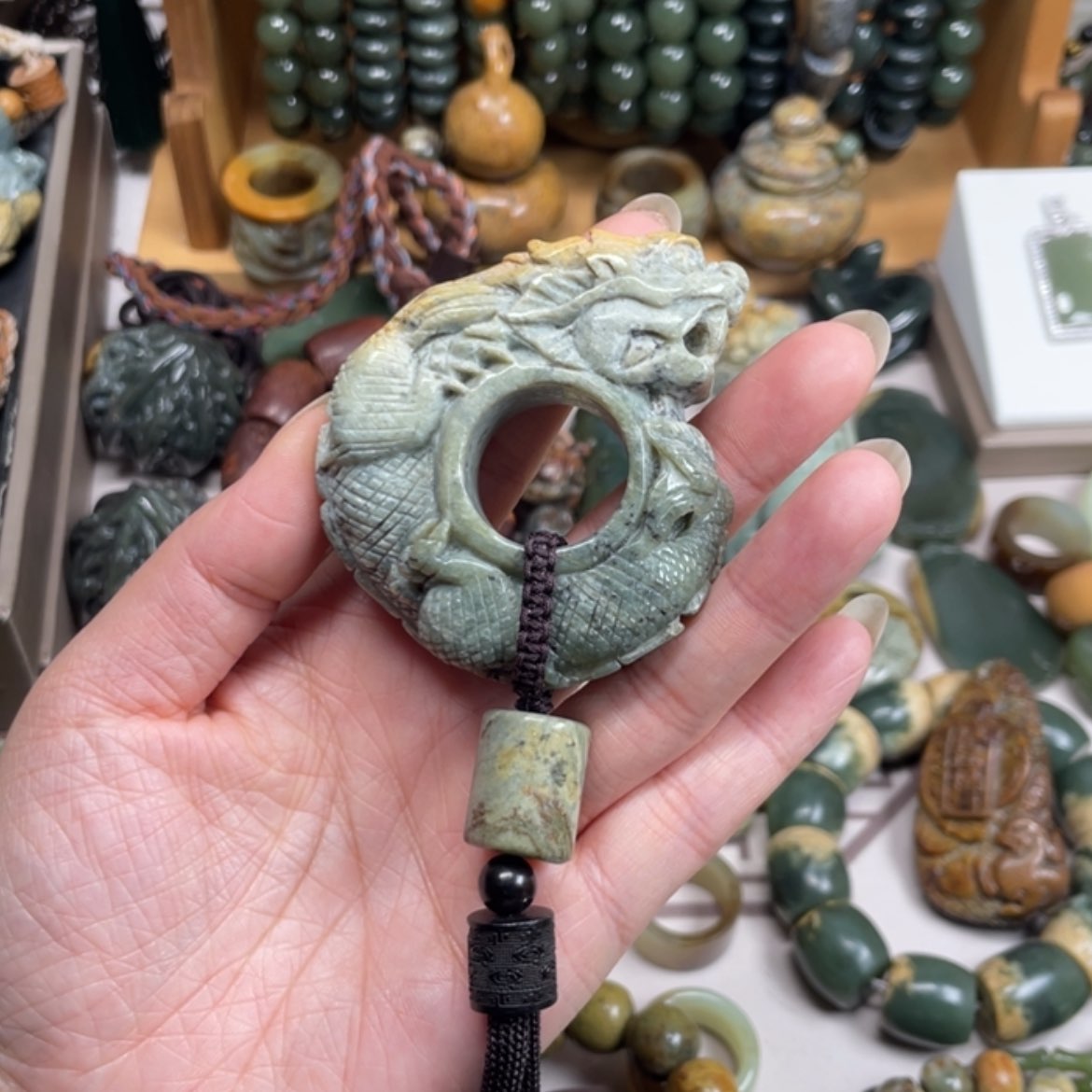 【闪购商品】岫岩河磨玉（透闪石质玉）手把件未镶嵌